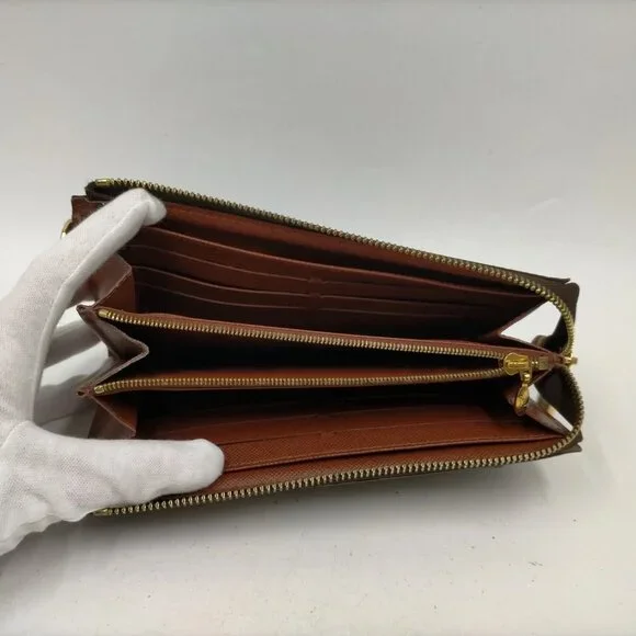 Authentic Louis Vuitton Brown Monogram Wallet mn378-030526